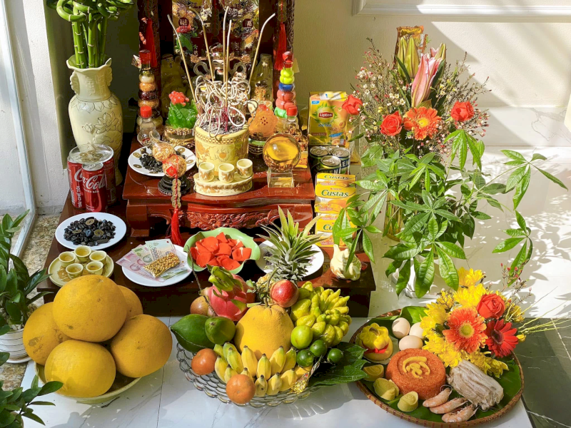 Mùng 1 và Rằm hàng tháng là những dịp cúng định kỳ quan trọng (Nguồn ảnh: Internet)