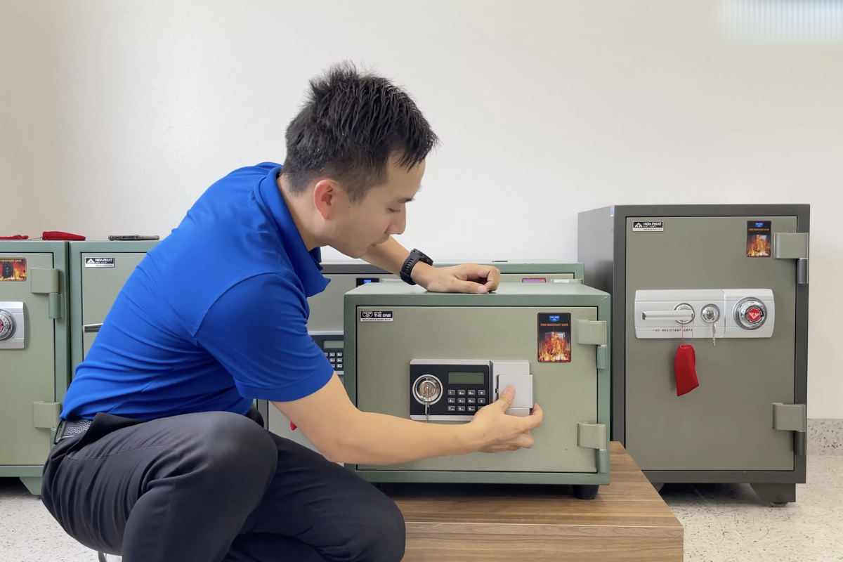 Tìm vị trí ổ khoá cơ (Nguồn ảnh: Internet) 