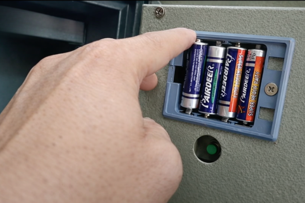 Khi két hiển thị biểu tượng “Already” – Nghĩa là sẵn sàng, bạn có thể thao tác trên két như bình thường (Nguồn ảnh: Internet) 