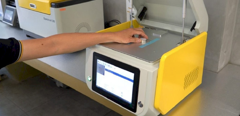 cach-nhan-biet-vang-trang-12-kiem-dinh-tai-tiem-vang-uy-tin-12