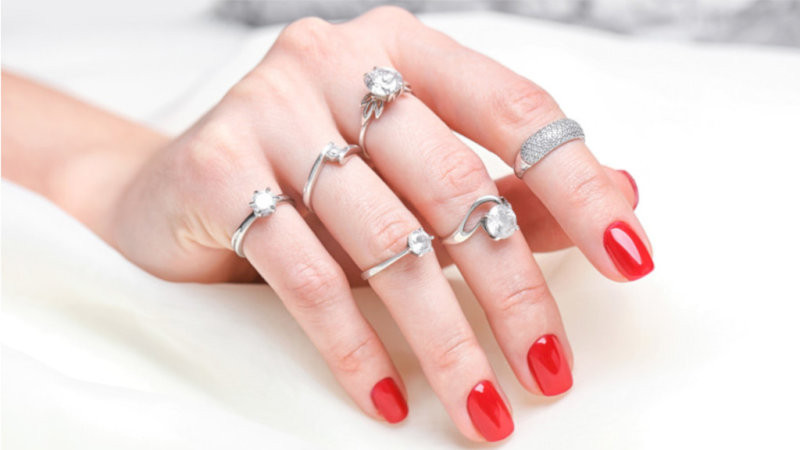 cach-nhan-biet-vang-trang-9-quan-sat-khi-deo-09