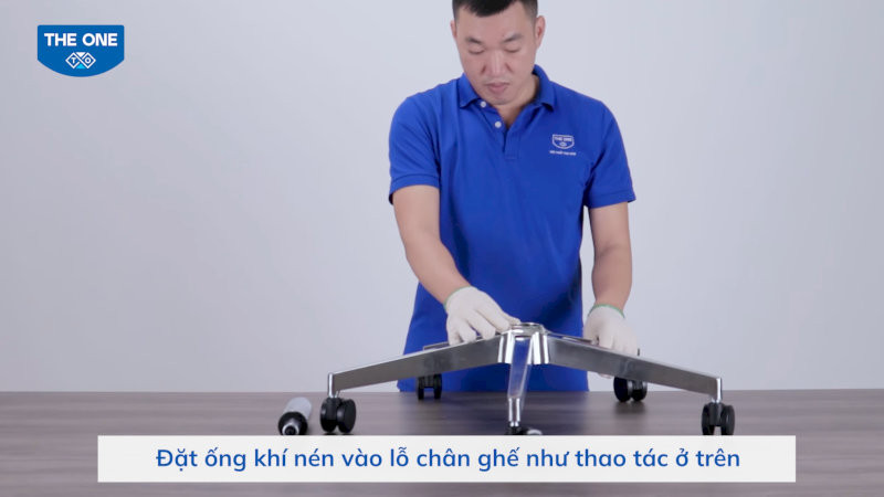 huong-dan-lap-ghe-xoay-van-phong-3-2-buoc-2-lap-rap-phan-chan-ghe-07