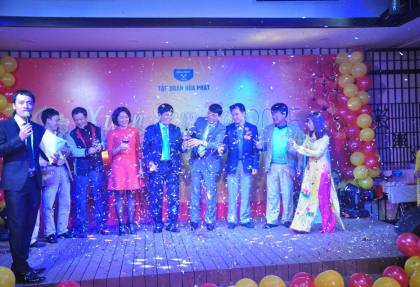 CBNV Hòa Phát tưng bừng sum họp tất niên