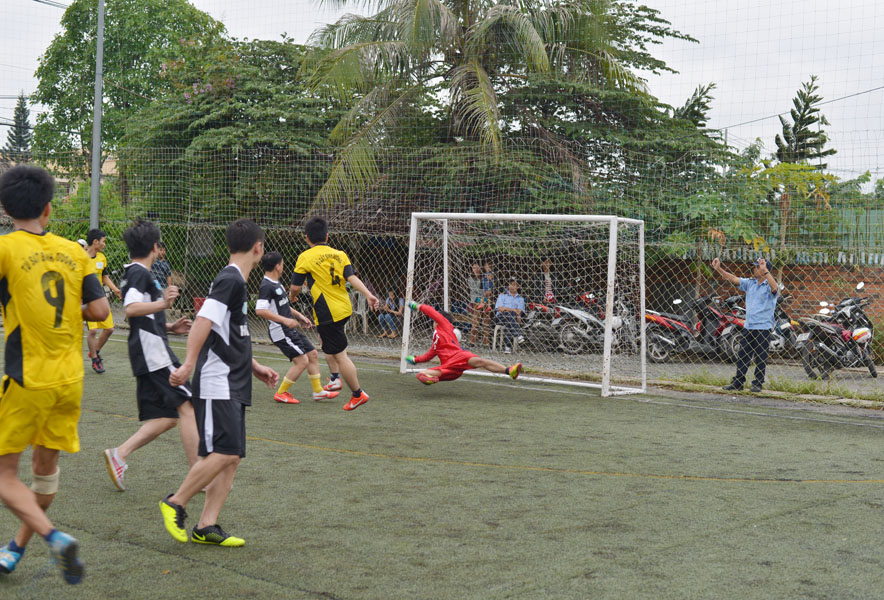 Bế mạc giải bóng đá chào mừng kỷ niệm 20 năm thành lập Công ty Nội thất Hoà Phát