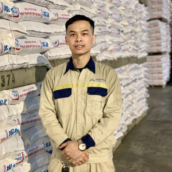 phamvandong-nhamayhungyen-nhanvienxuatsackhoisanxuat