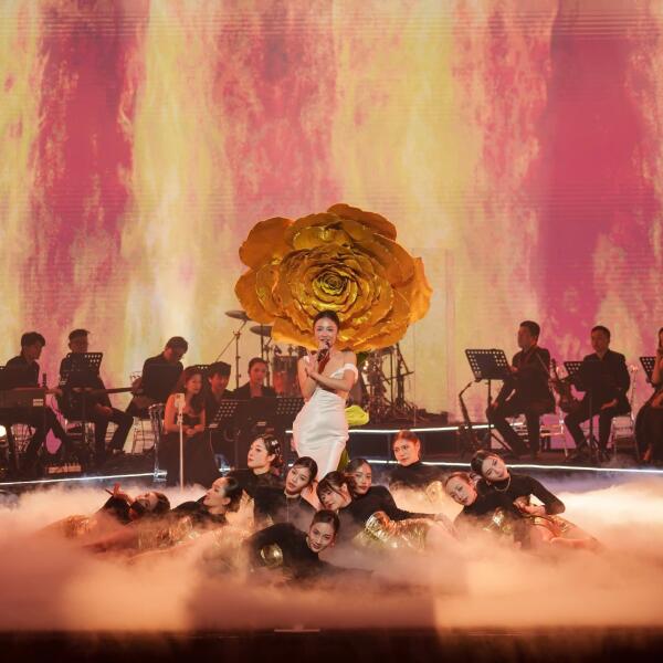 Concert “Tỏa sáng”: Khi âm nhạc lan tỏa tinh thần “Luyện tôi thêm thép”