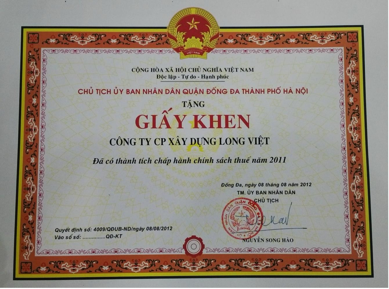 Bằng khen của Chủ tịch UBND Quận Đống Đa Thành phố Hà Nội vì có thành tích chấp hành chính sách thuế năm 2011